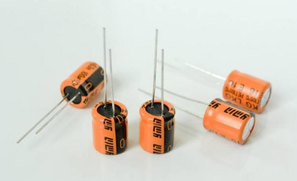 「NIPPON CHEMI-CON」電解電容極性接錯(cuò)會爆炸，如何避免？